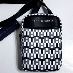 Tommy Hilfiger Crossbody Bag